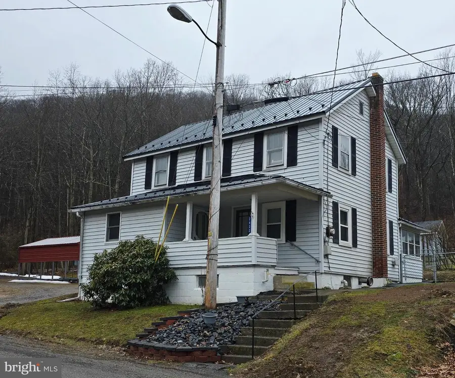 2432 Pine St, Rock Glen, PA 18246 - #2