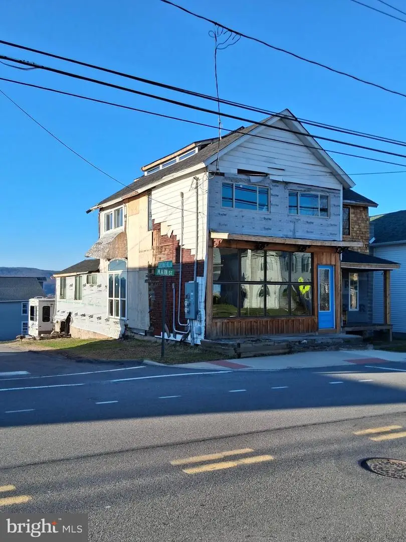 31 N Main St, Pittston, PA 18640 - #3