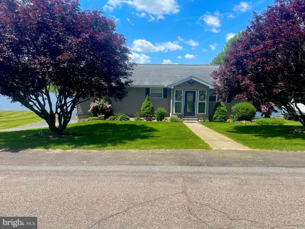 217 Apache Dr, SHICKSHINNY, PA 18655