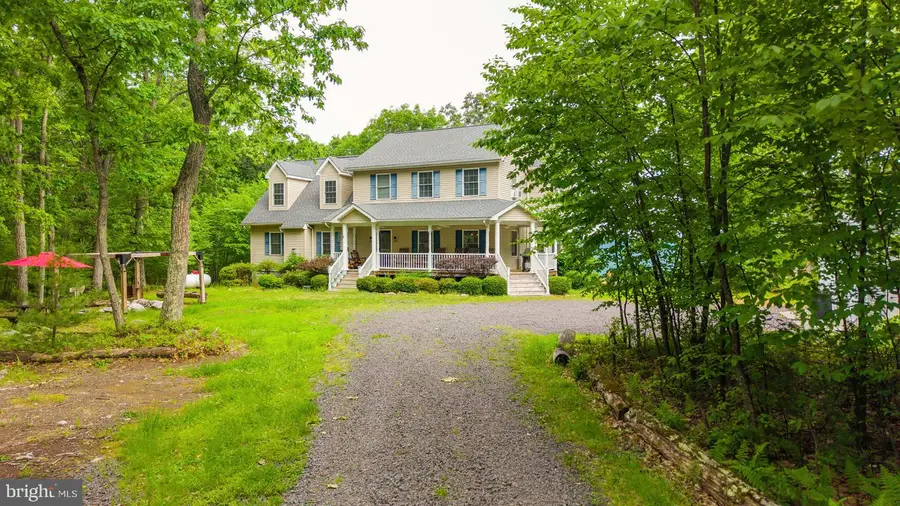 210 White Mountain Ln, Sugarloaf, PA 18249 - #2