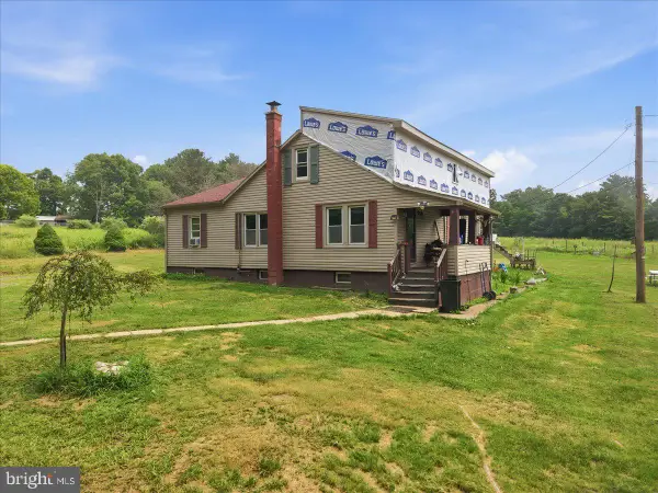 202 Red Rock Rd, SUGARLOAF, PA 18249
