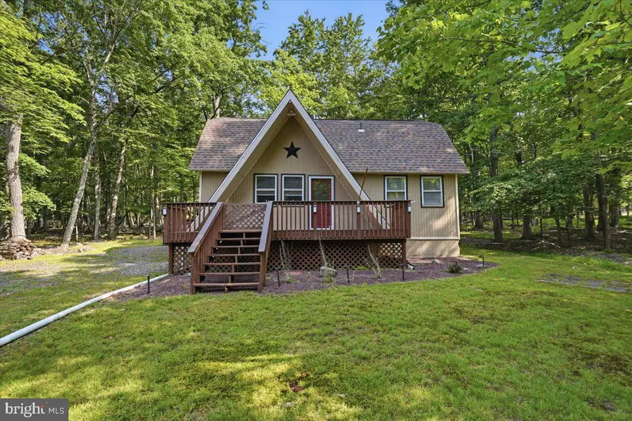 231 W Lake Valley Dr, Hazleton, PA 18202 - #2