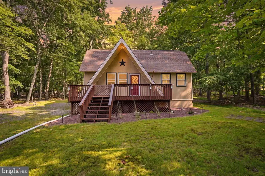 231 W Lake Valley Dr, Hazleton, PA 18202 - #3