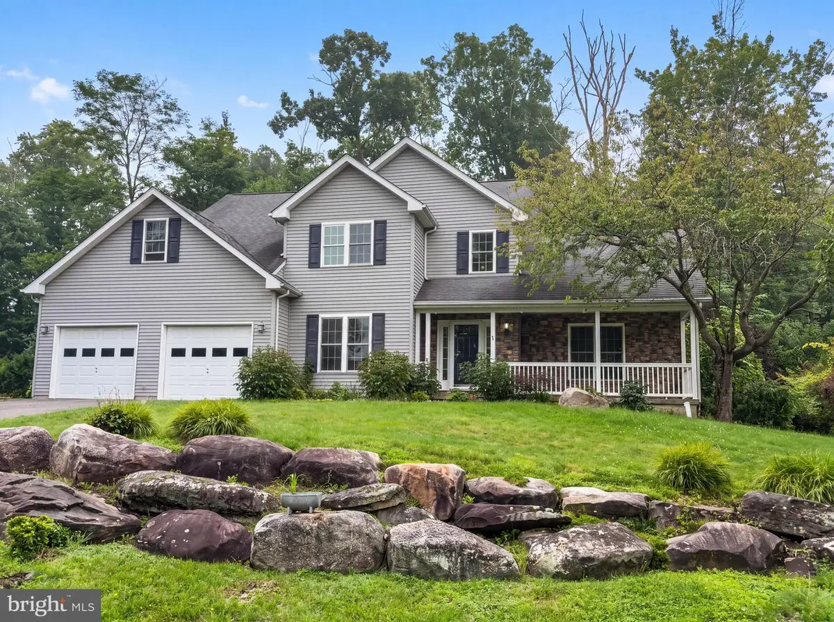 20 Evergreen Lake Dr, Mountain Top, PA 18707 - #1