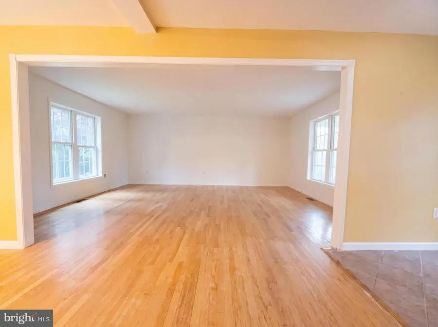 20 Evergreen Lake Dr, Mountain Top, PA 18707 - #3