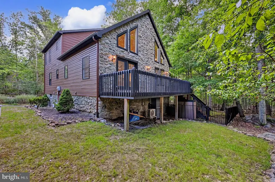 398 Walden Dr, Hazleton, PA 18202 - #2