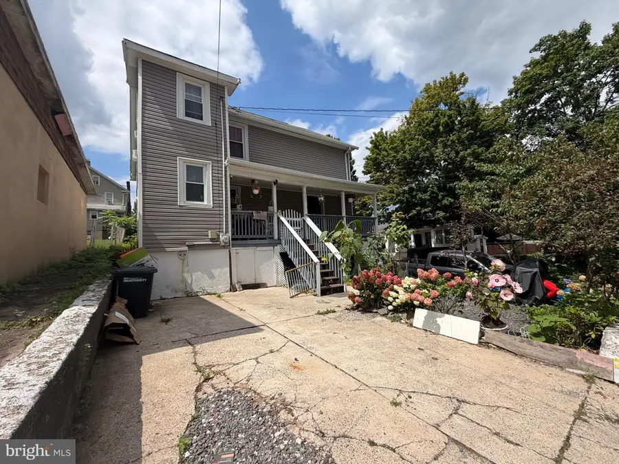 622 W 8th St, Hazleton, PA 18201 - #2