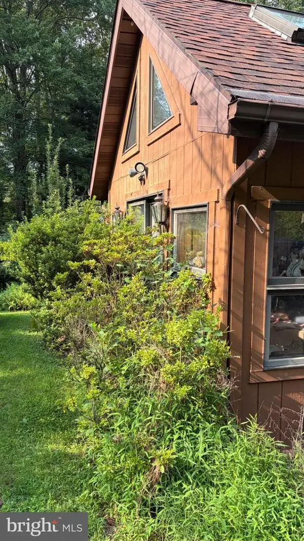 41 Camp David Rd, WAPWALLOPEN, PA 18660