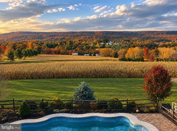 336 E County Rd, DRUMS, PA 18222