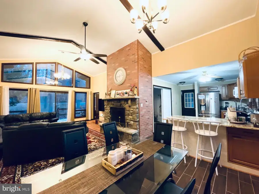 149 Livingston Ln, Gouldsboro, PA 18424 - Image #2