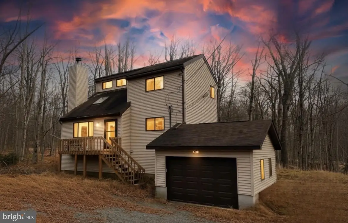 19 Livingston Ln, Gouldsboro, PA 18424 - Image #1