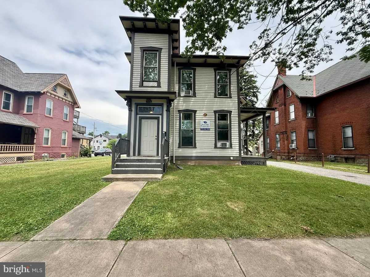 942 Third St W, Williamsport, PA 17701 - #1