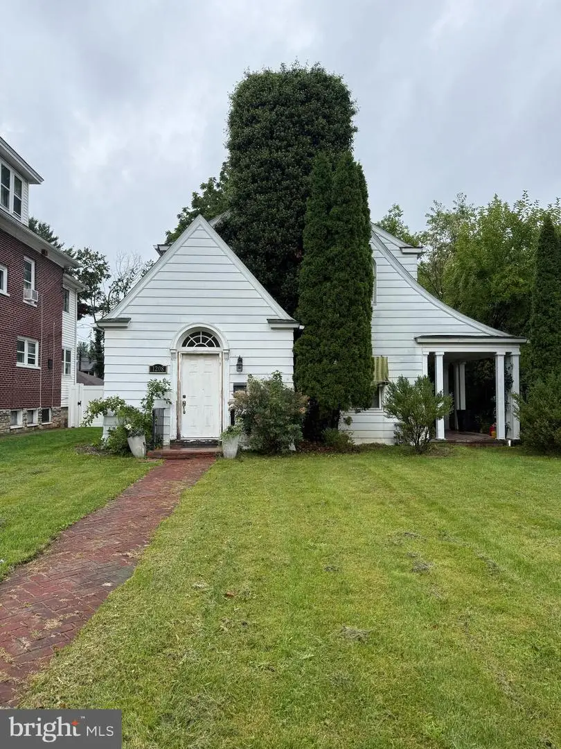 1208 Walnut St, Williamsport, PA 17701 - #1