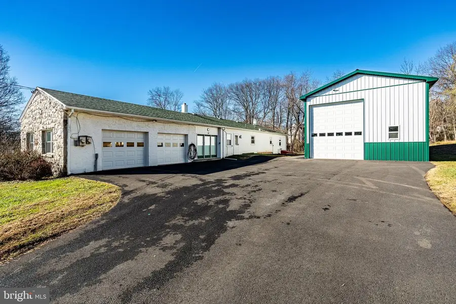 566 Egypt Rd, Phoenixville, PA 19460 - Image #2