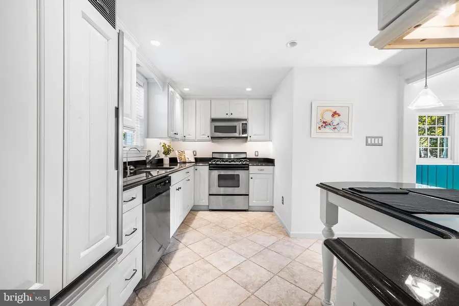 1120 Maplecrest Cir, Gladwyne, PA 19035 - Image #2