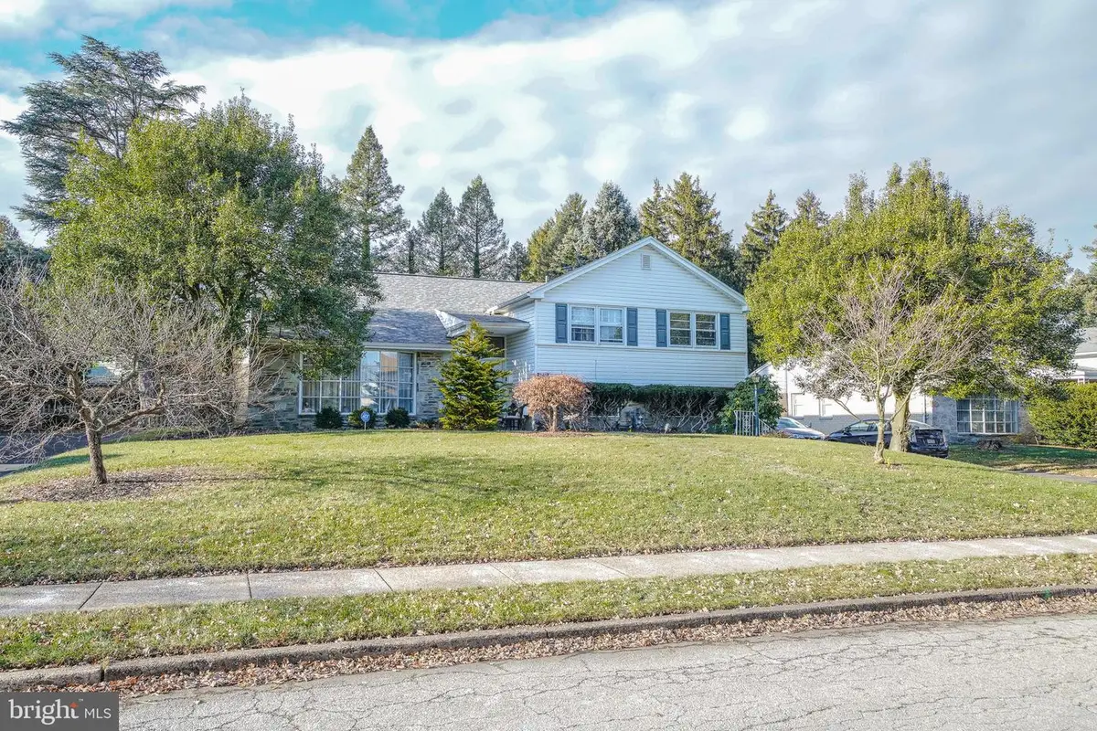 245 Barclay Cir, Cheltenham, PA 19012 - Image #1