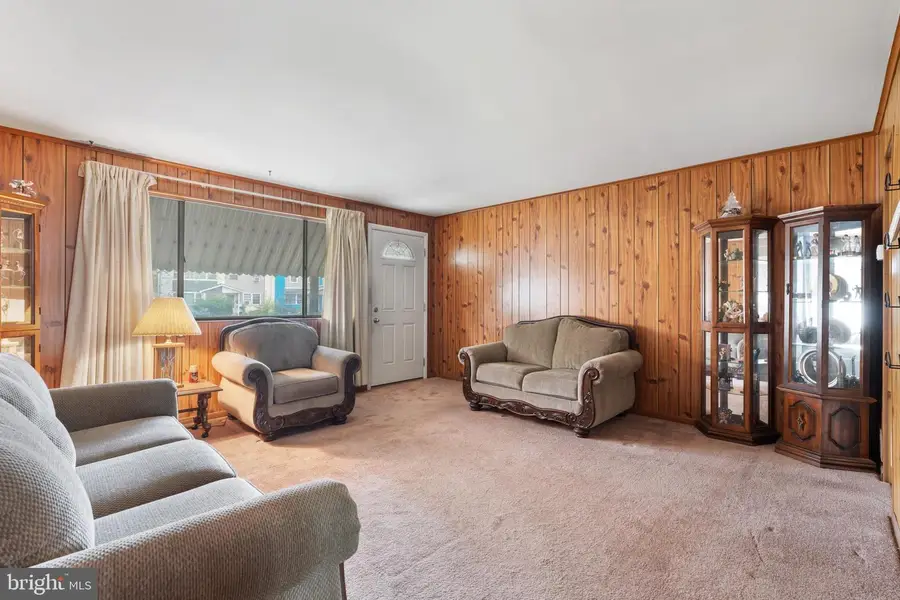 941 Wedgewood Dr, Lansdale, PA 19446 - Image #3