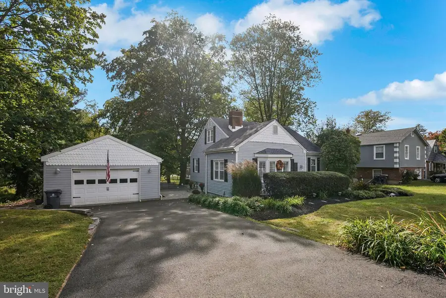 927 Sherman Ave, Huntingdon Valley, PA 19006 - Image #2