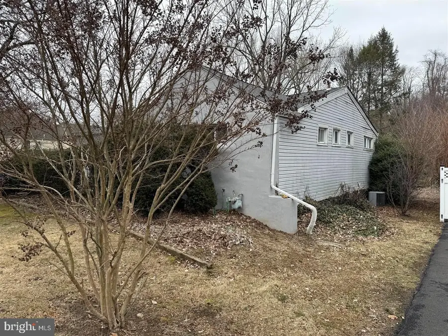 8002 Ivy Ln, Elkins Park, PA 19027 - Image #2