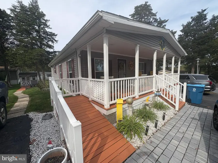 511 Maple Dr, Green Lane, PA 18054 - Image #2