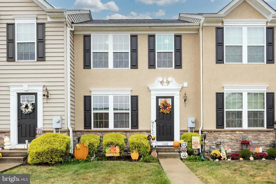 140 Sandpiper Ct, Gilbertsville, PA 19525 - Image #2