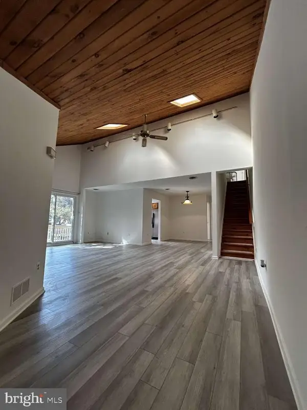 311 Green Meadow Ln, HORSHAM, PA 19044