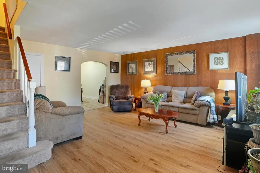 1028 Poplar St, Lansdale, PA 19446 - Image #2