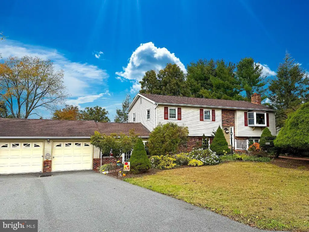 127 Pheasant Cir, Barto, PA 19504 - Image #1