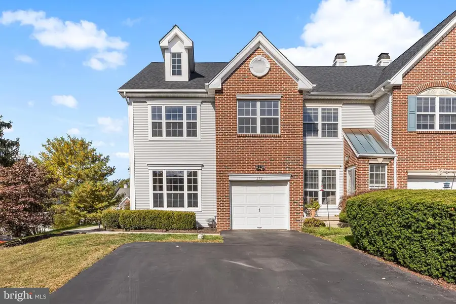 272 Militia Dr, Wayne, PA 19087 - Image #2