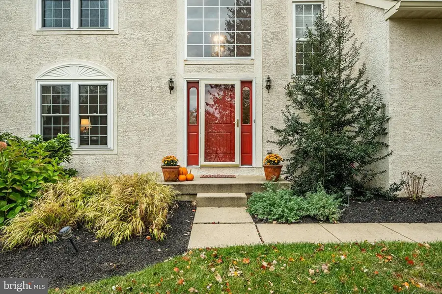 1059 Charter Oaks Dr, Lansdale, PA 19446 - Image #2