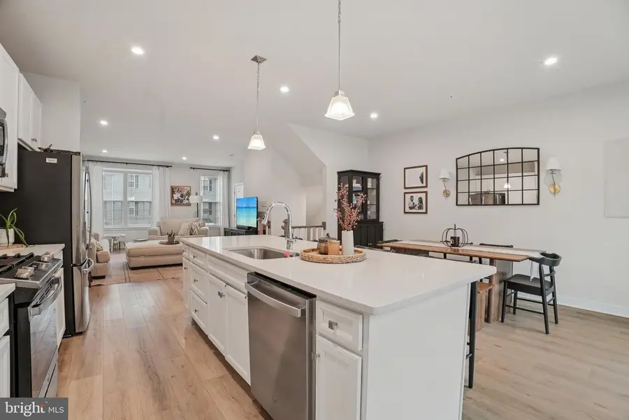 25 Hunters Dr, Gilbertsville, PA 19525 - Image #2