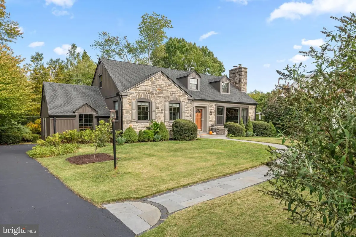 421 Parkview Dr, Wynnewood, PA 19096 - Image #1