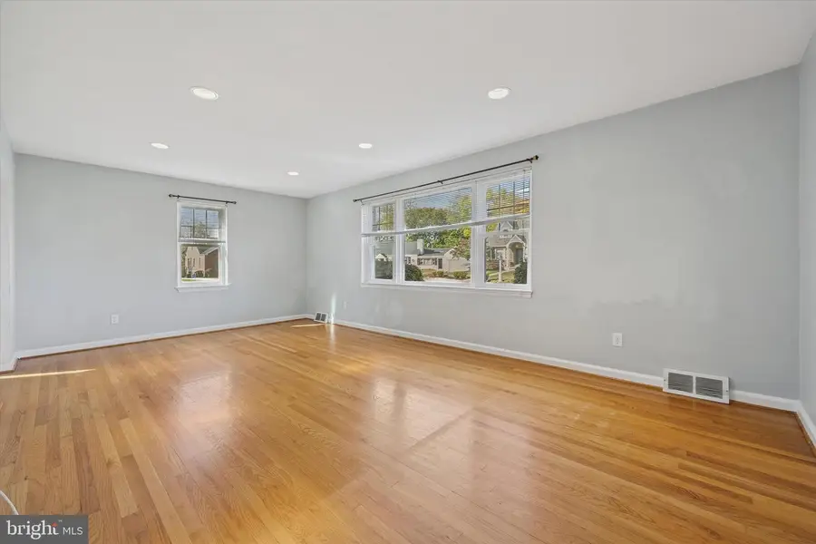 1705 Harmon Rd, Conshohocken, PA 19428 - Image #2