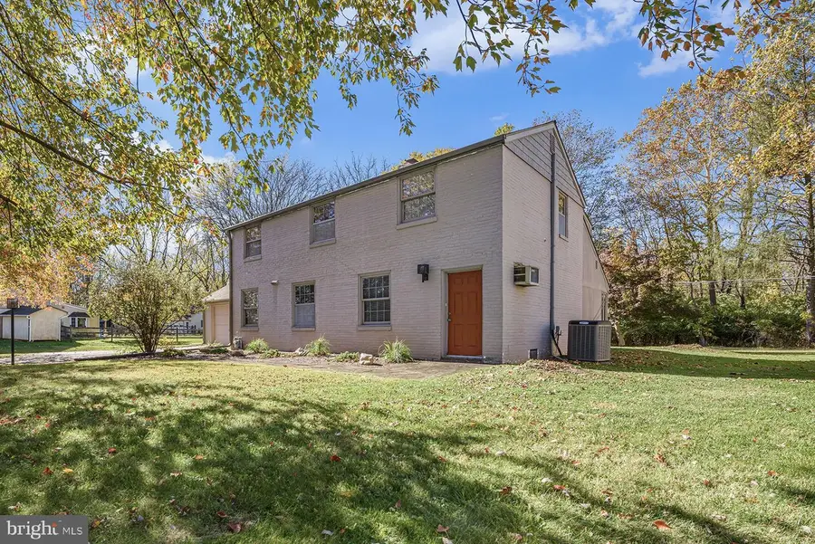 4048 Friends Ln, Plymouth Meeting, PA 19462 - Image #2