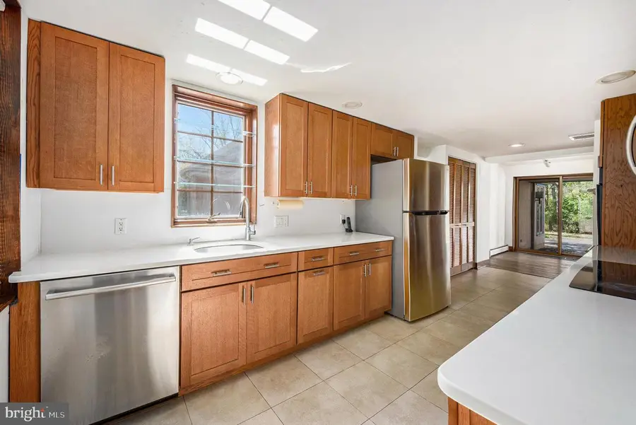 4048 Friends Ln, Plymouth Meeting, PA 19462 - Image #3