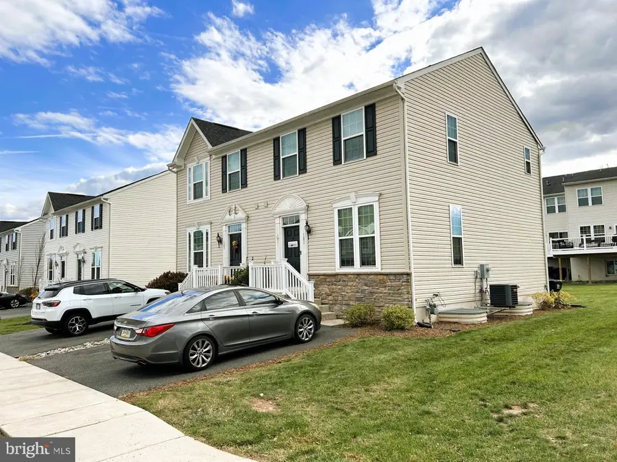 101 Kati Ct, Gilbertsville, PA 19525 - Image #2