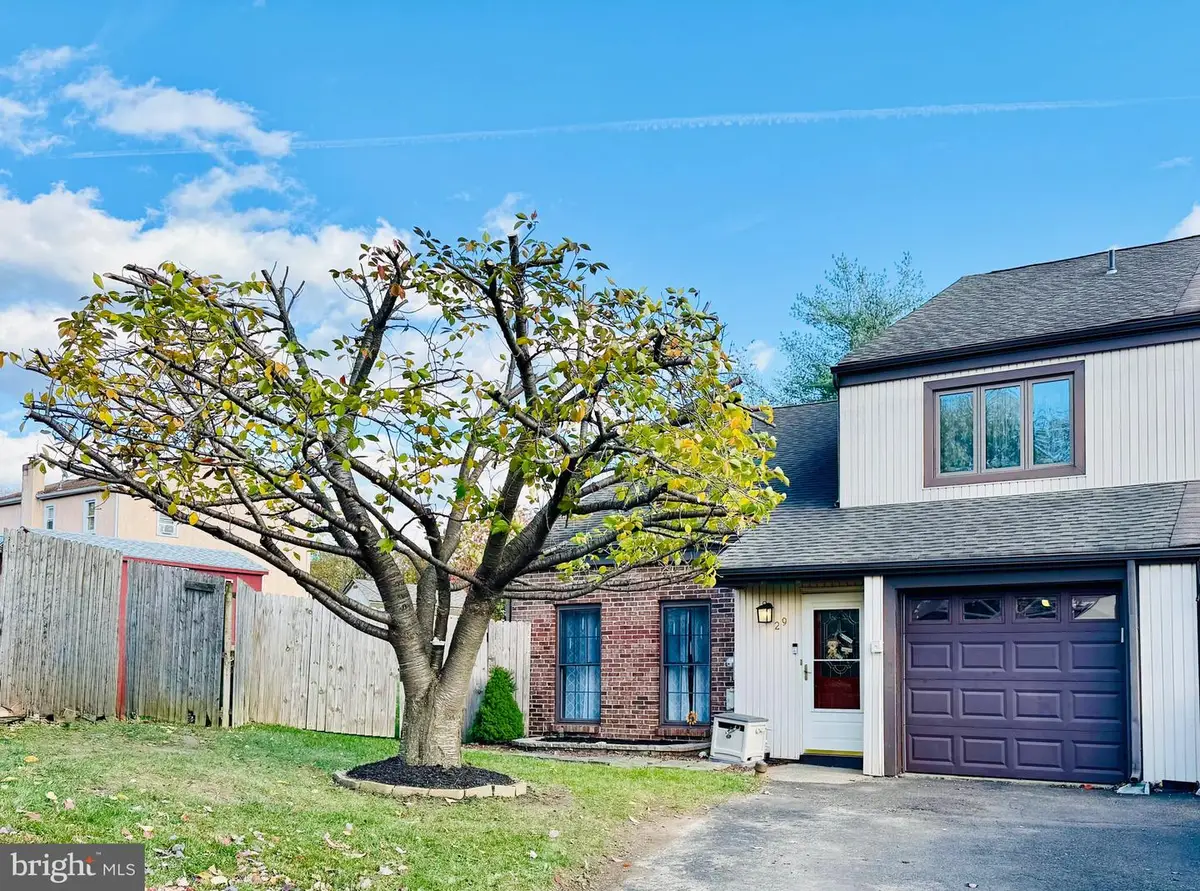 29 Log Pond Dr, Horsham, PA 19044 - Image #1