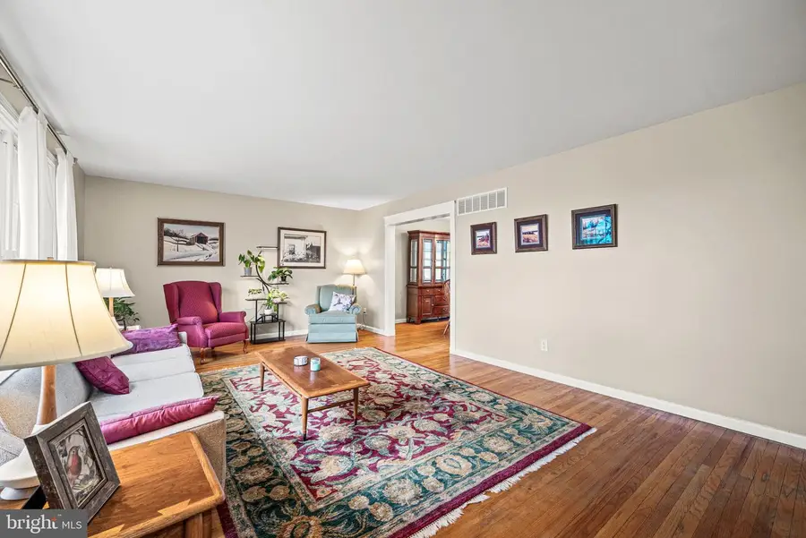 309 Saybrook Rd, Villanova, PA 19085 - Image #2