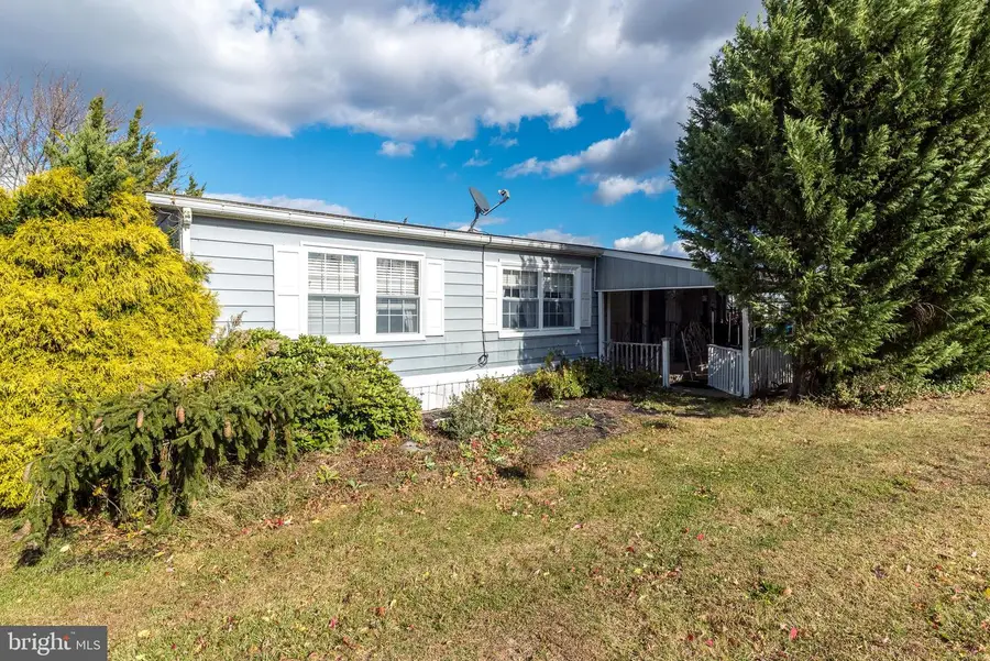 61 Longwood Pl, North Wales, PA 19454 - Image #2