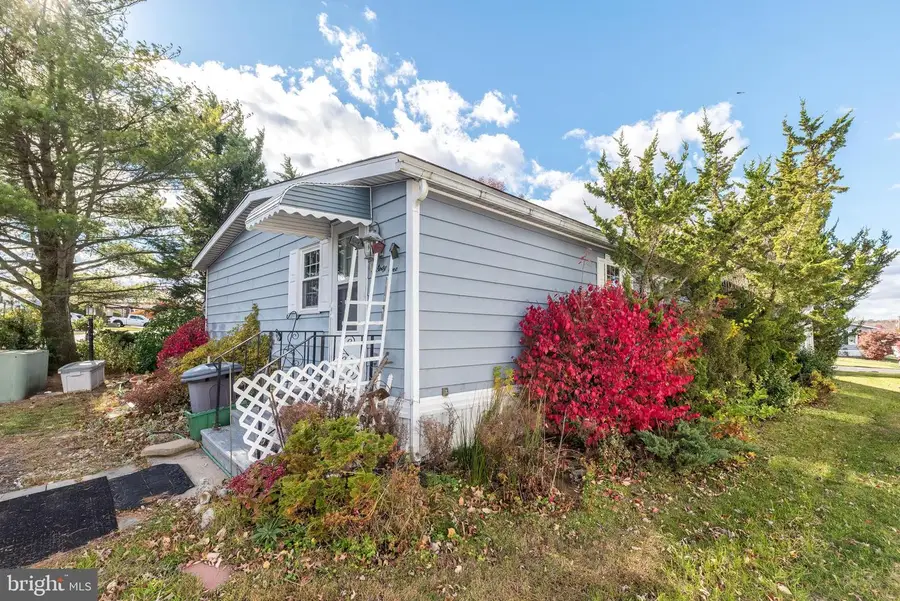 61 Longwood Pl, North Wales, PA 19454 - Image #3