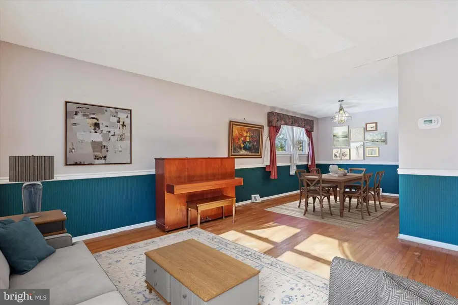 825 Monticello Pl, Lansdale, PA 19446 - Image #3