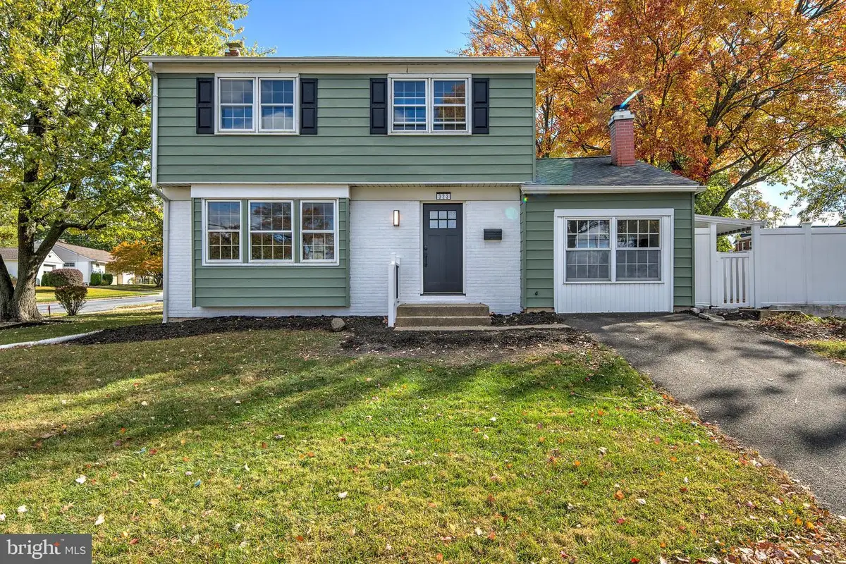 323 Edgewood Ave, Lansdale, PA 19446 - Image #1