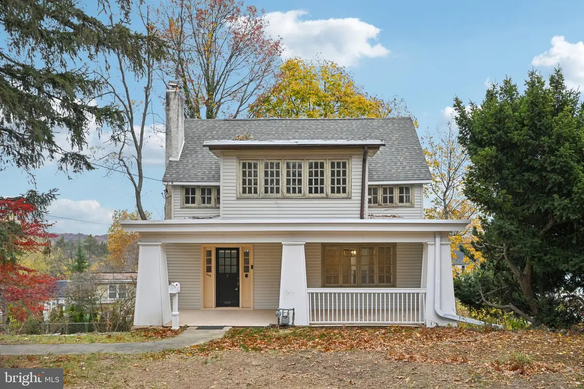 908 Edge Hill Rd, Glenside, PA 19038 - Image #1
