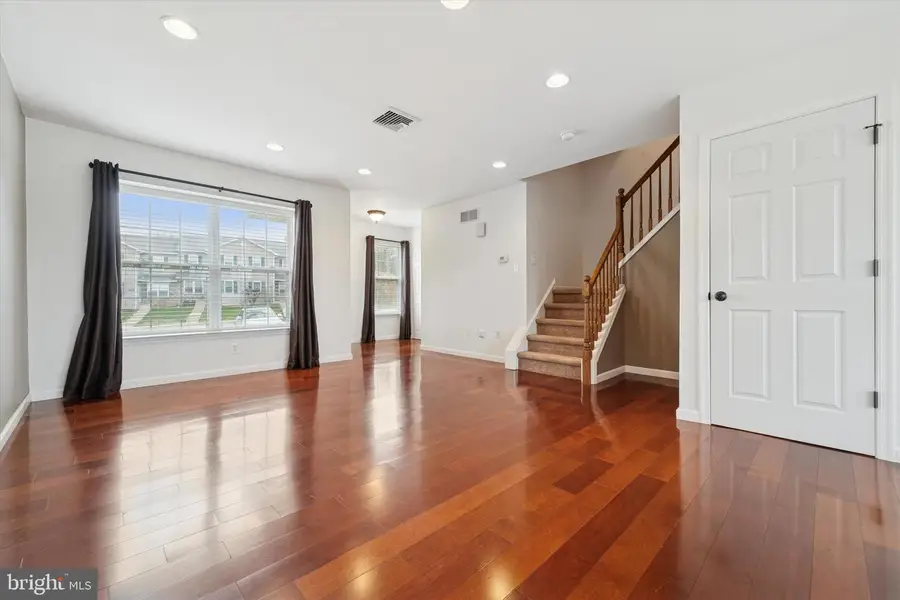 1225 Pin Oak Dr, Perkiomenville, PA 18074 - Image #2