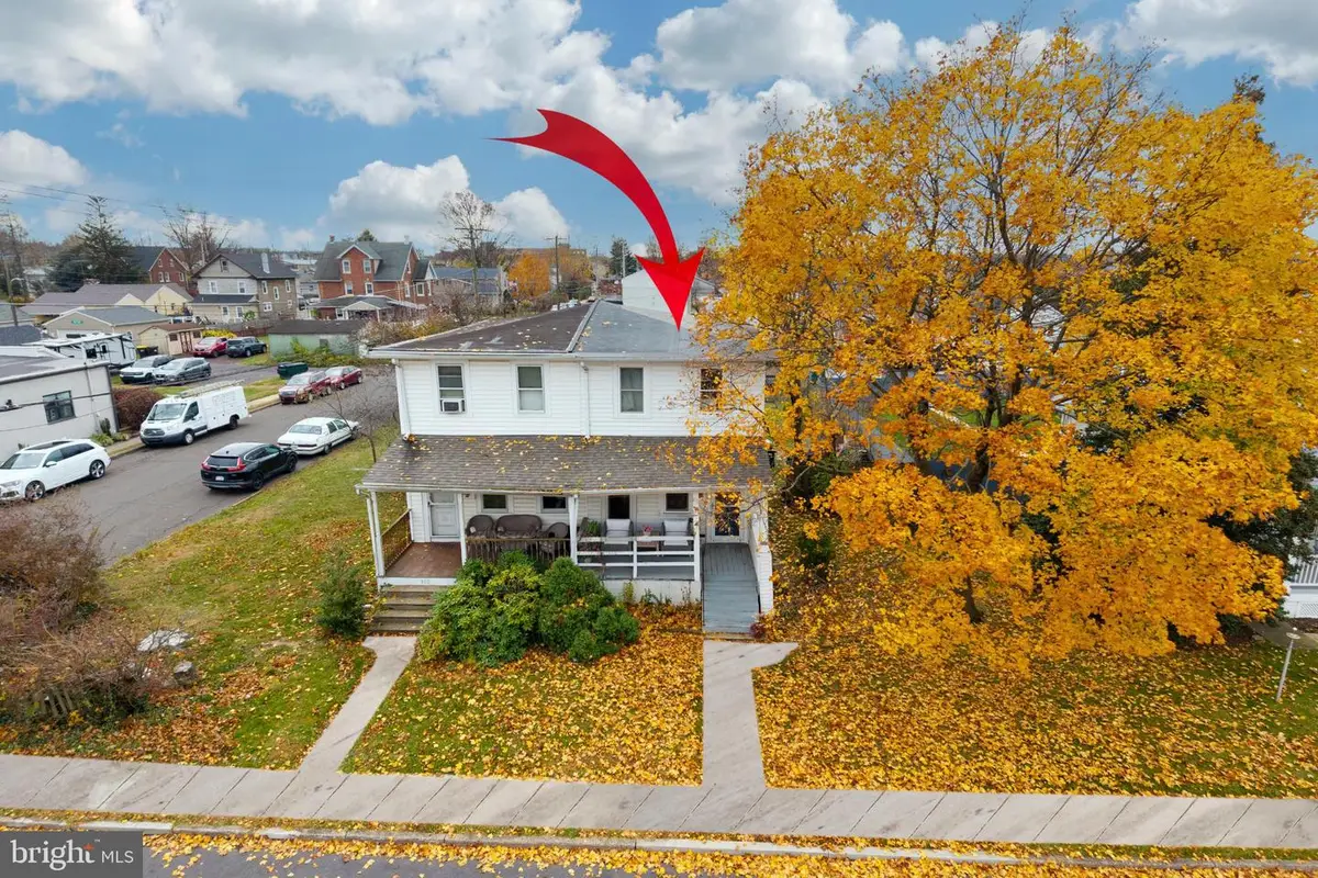 302 W 8th St, Lansdale, PA 19446 - Image #1