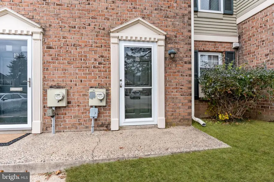 18 Yorktown Ct, Blue Bell, PA 19422 - Image #2