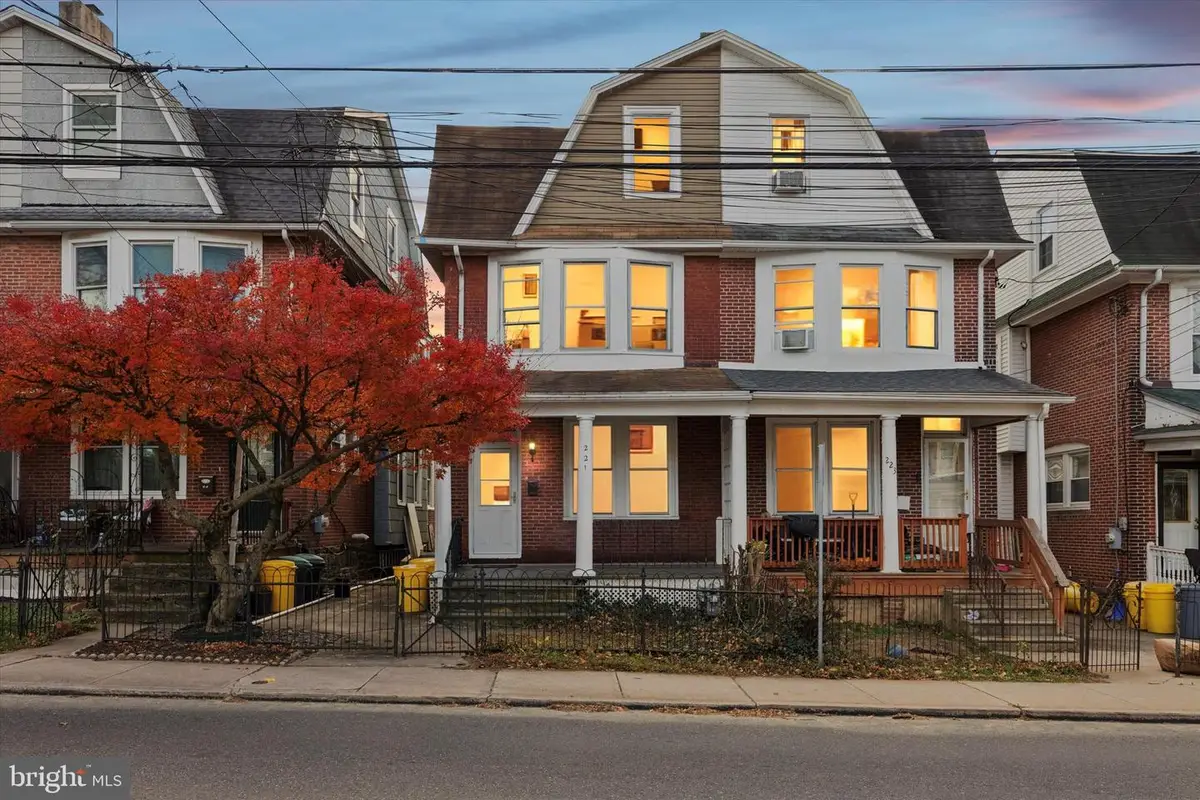 221 Ardmore Ave, Ardmore, PA 19003 - Image #1