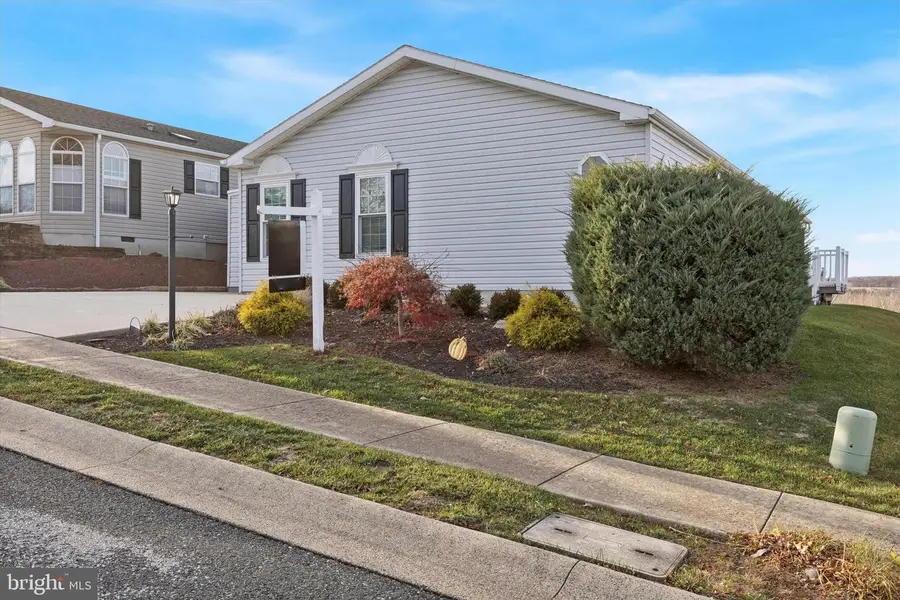 1077 Scenic View Dr, Schwenksville, PA 19473 - Image #2