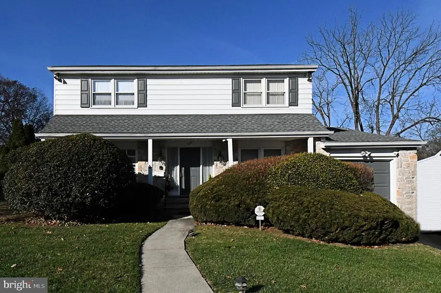 227 Barclay Cir, Cheltenham, PA 19012 - Image #2