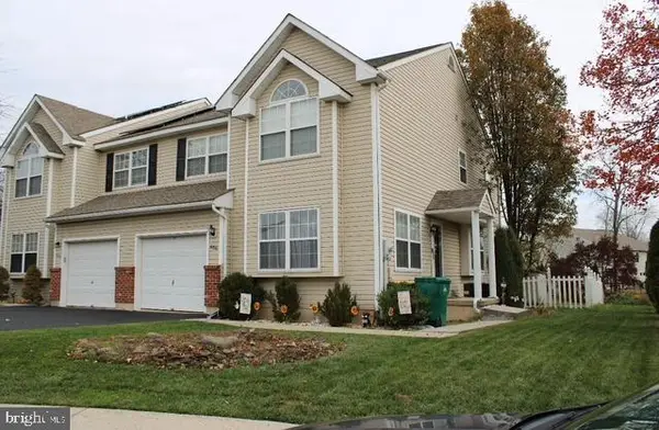 656 Honeysuckle Way, PENNSBURG, PA 18073
